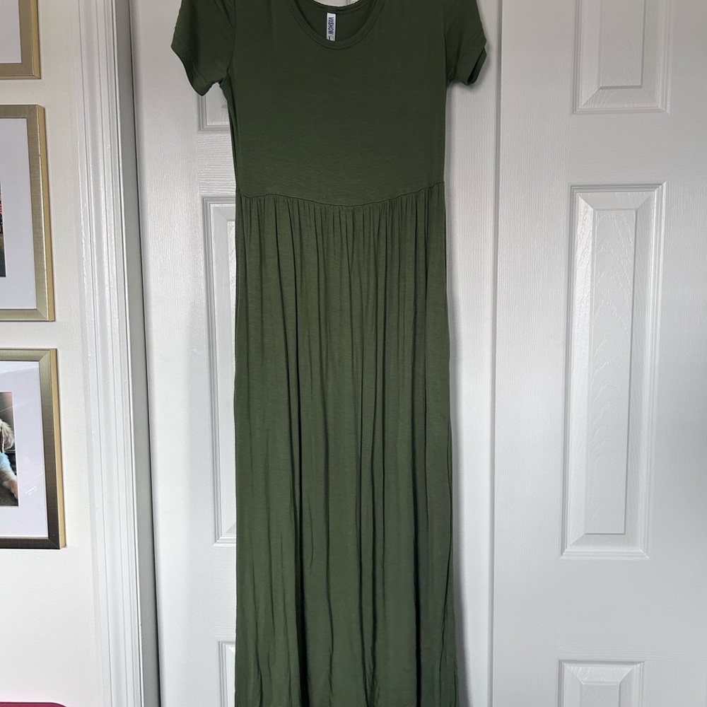 Chic Olive Maxi Dress
